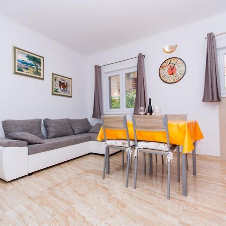 Apartmani Ferdi 特罗吉尔 外观 照片