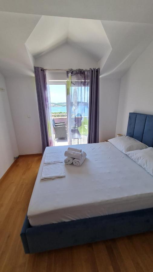 Apartmani Ferdi 特罗吉尔 外观 照片