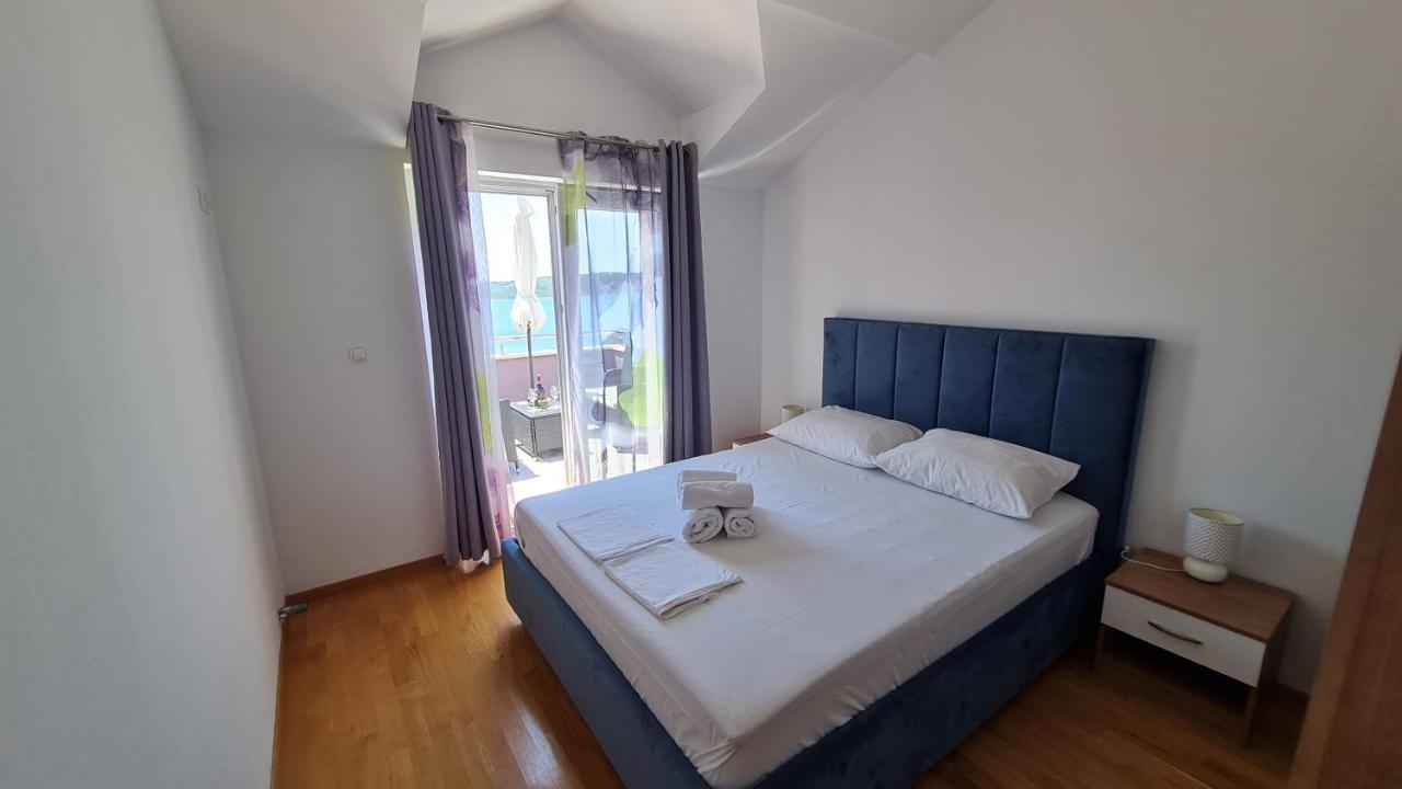 Apartmani Ferdi 特罗吉尔 外观 照片