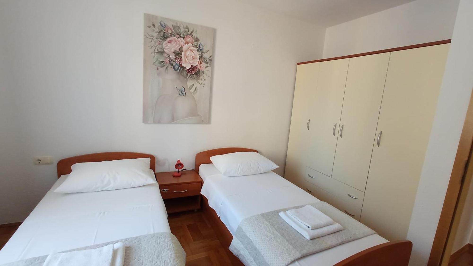 Apartmani Ferdi 特罗吉尔 外观 照片
