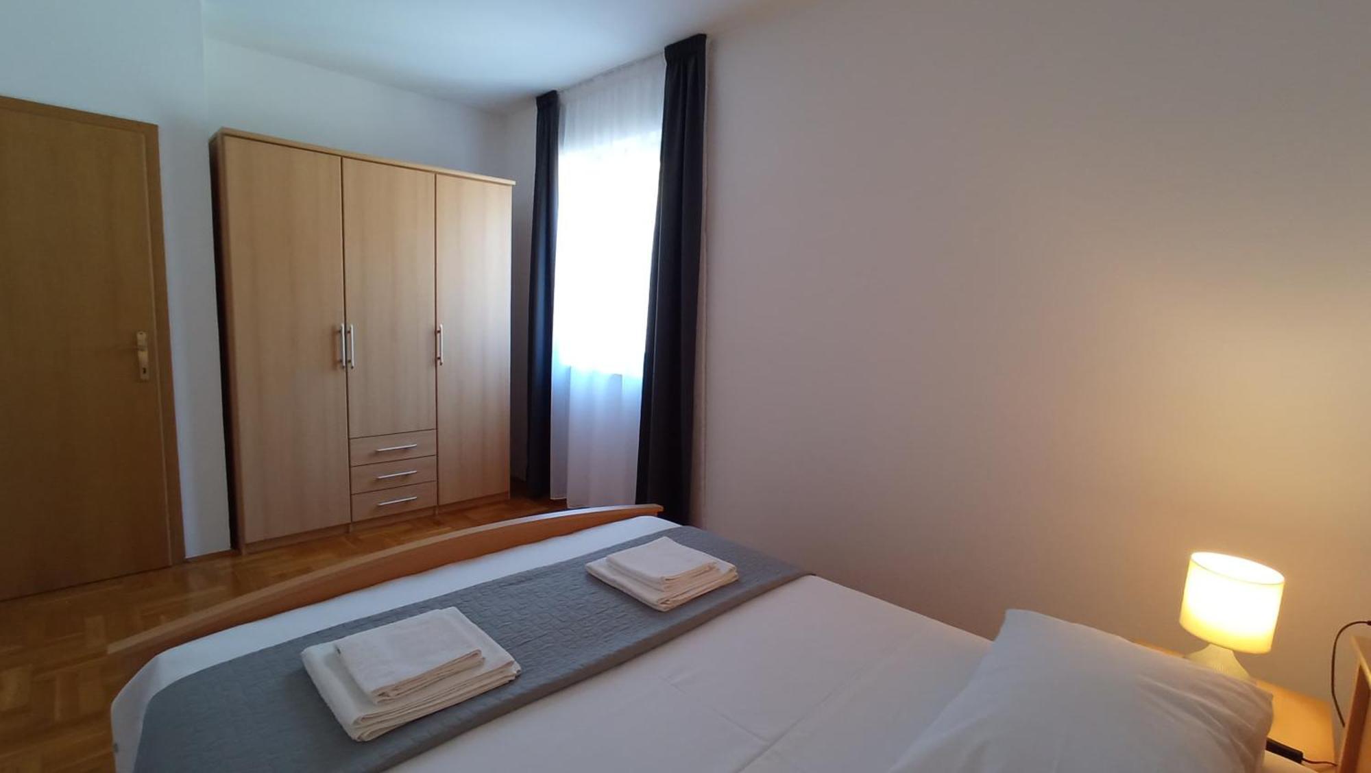 Apartmani Ferdi 特罗吉尔 外观 照片