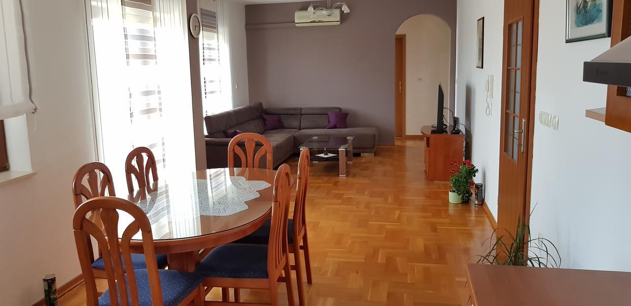 Apartmani Ferdi 特罗吉尔 外观 照片