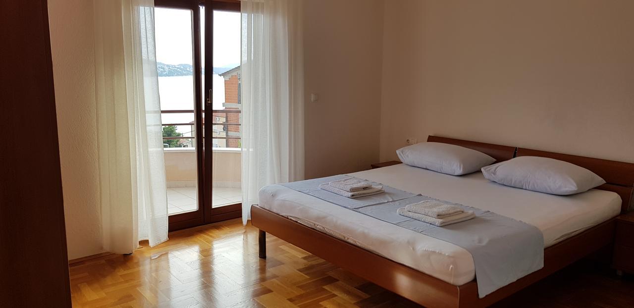 Apartmani Ferdi 特罗吉尔 外观 照片